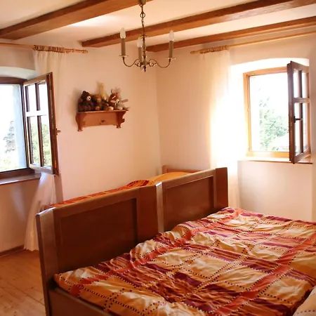 Ferienhaus Romantisches Mit Großem Garten 1200 Qm, Nah Zu Einem Schönen Skrbčići