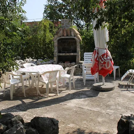 Romantisches Mit Grossem Garten 1200 Qm, Nah Zu Einem Schoenen Feriehus Skrbčići