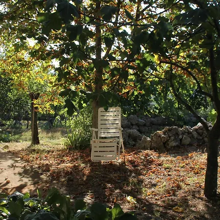 Romantisches Mit Großem Garten 1200 Qm, Nah Zu Einem Schönen * Skrbčići