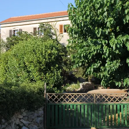 Romantisches Mit Grossem Garten 1200 Qm, Nah Zu Einem Schoenen * Skrbčići
