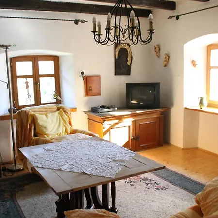 Ferienhaus Romantisches Mit Grossem Garten 1200 Qm, Nah Zu Einem Schoenen