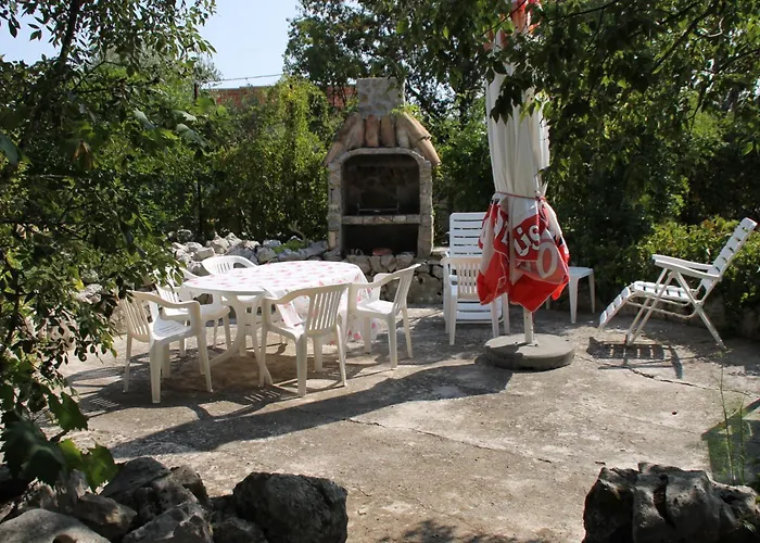 Romantisches Mit Grossem Garten 1200 Qm, Nah Zu Einem Schoenen Dom wakacyjny Skrbčići